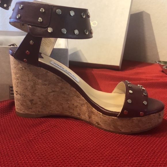 Jimmy choo shinny leather w/ studs. Vino and light gold in color Nelly 100 - Picture 1 of 9